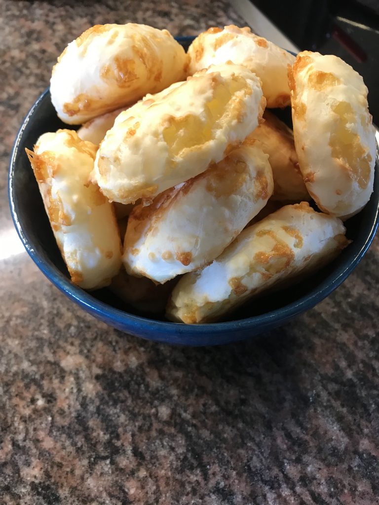 Pao de queijo – gluten free little cheese breads