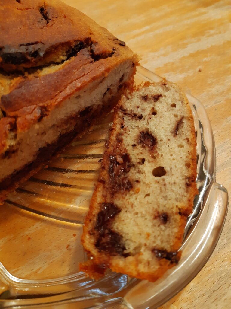 Easy gluten free banana and chocolate chip cake